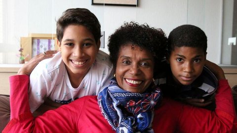 No Dia das Mães, mulheres falam sobre adoção monoparental no Brasil