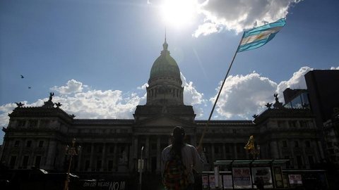 Argentina: nova lei reserva 1% dos cargos públicos para travestis, transexuais e transgêneros