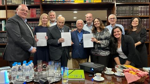 Juristas do Brasil fazem ato de apoio a graça de Silveira