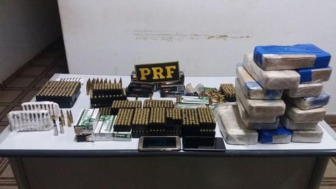 Polícia Rodoviária Federal apreende mais de 2 mil munições e tijolos de crack