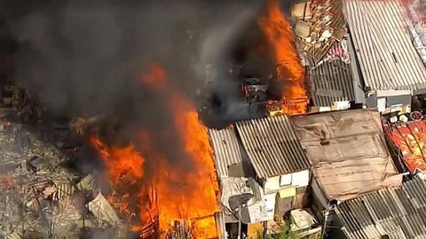 Criança de 5 anos morre após incêndio em comunidade em São Paulo