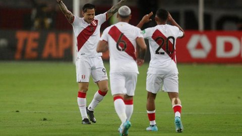 Peru derrota Paraguai e vai à repescagem para a Copa do Mundo