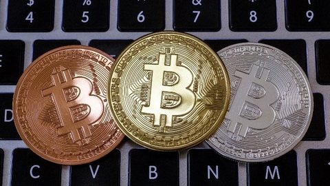 Bitcoin, a maior das criptomoedas, completa dez anos
