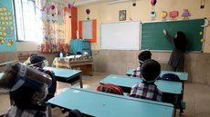 Escolas e mesquitas são fechadas em Teerã após rápido aumento de casos de Covid-19