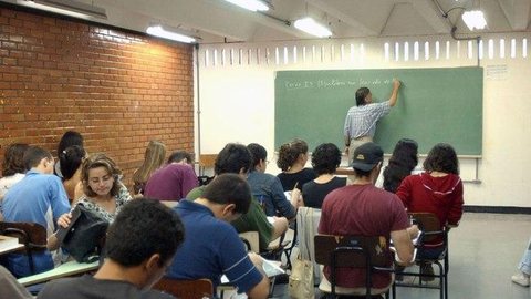 São Paulo muda currículo do ensino médio para evitar evasão