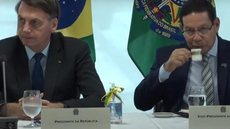“Vai botar mais militares, com civis não deu certo”, diz Bolsonaro sobre Saúde