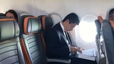 ‘O país precisa de uma agenda anticorrupção e anticrime organizado’, diz Moro no voo para se encontrar com Bolsonaro