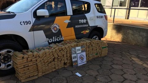 Polícia apreende 420 tabletes de maconha em rodovia de Jales