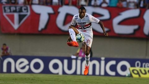 Com Jucilei, defesa do São Paulo se encontra e leva apenas um gol em três jogos