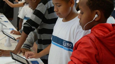 ENEM 2020: Brasil tem 4,8 milhões de crianças e adolescentes sem internet em casa
