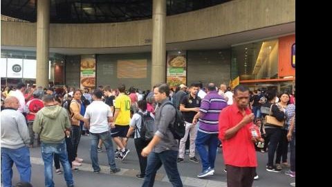 Manifestantes do MTST protestam na Avenida Paulista, em SP