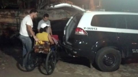 Cadeirante suspeito de tráfico de drogas é preso ao tentar fugir da polícia