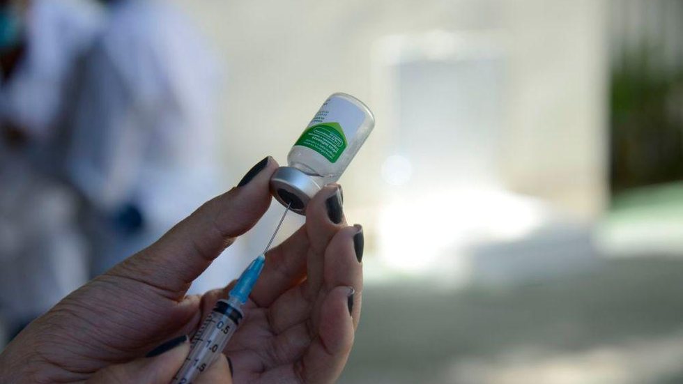 SP: 3,2 mil postos abrem hoje para vacinação contra sarampo e gripe