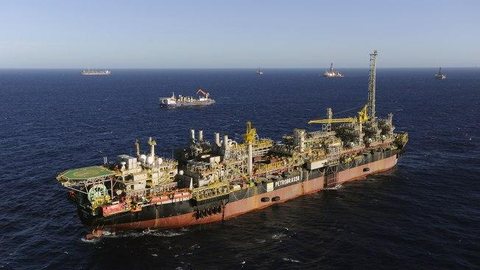 Lava Jato cumpre mandados e investiga propina em contrato de navios da Petrobras