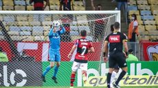 Brenno joga pelo Grêmio após 70 dias e se motiva em disputa com Chapecó: “Fico feliz por ele”