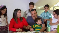 Casal com três filhos resolve adotar mais três irmãos em Goiânia: ‘Casa alegre’
