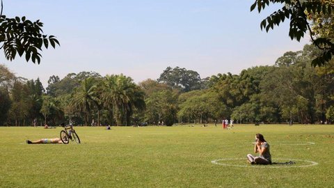 Governo estadual de SP reabre mais seis parques para a população