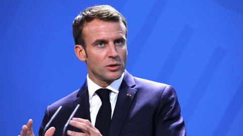 Presidente da França testa positivo para covid-19 e fica em isolamento