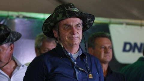Bolsonaro defende Centrão e diz que “negócio de satanizar partidos não existe”