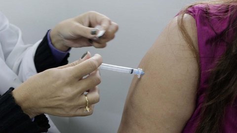 Prefeitura de SP atualiza calendário de vacinação contra a Covid para pessoas de 45 a 41 anos