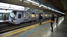 Metroviários decidem fazer greve a partir da 0h desta terça