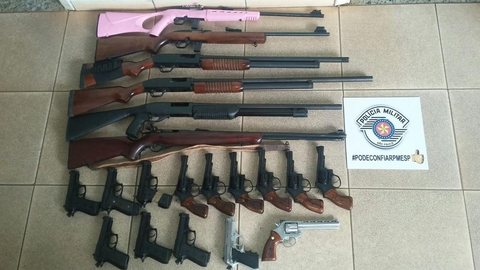 Polícia apreende 22 armas e munição escondidas dentro de cofre em Ilha Solteira