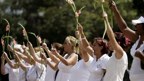 Líder do movimento de oposição ‘Damas de Branco’ e seu marido são liberados em Cuba