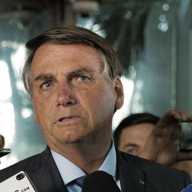 “Quer que eu baixe na canetada?”, diz Bolsonaro sobre diminuir preço do arroz