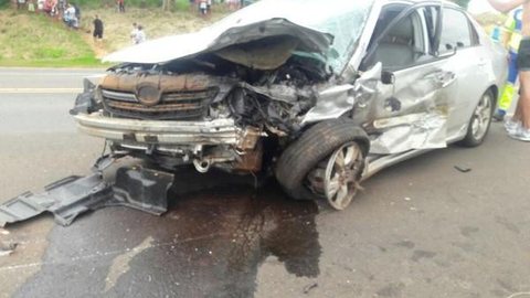 Acidente entre carros deixa feridos na rodovia Assis Chateaubriand