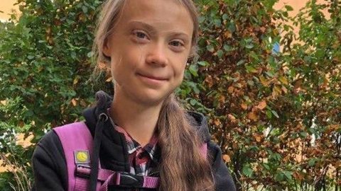 Greta Thunberg volta à escola após um ano afastada para pautar agenda climática