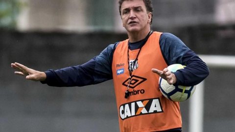 Palmeiras x Santos: Cuca inicia treinos pré-clássico com dúvidas e em busca de variações táticas