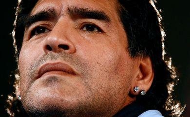 Filha mais velha posta homenagem a Maradona