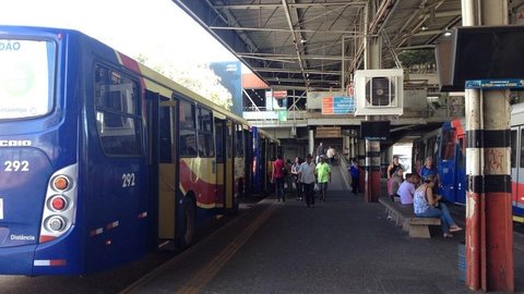 Mulheres flagram homem em ato obsceno dentro de ônibus em Rio Preto
