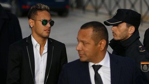 Com R$ 200 milhões em disputa, Neymar enfrenta o Fisco em Brasília