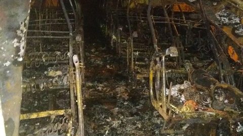 Ônibus e carros são incendiados após morte de homem baleado por PM em Olímpia, diz polícia
