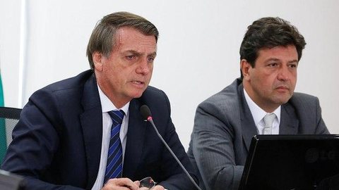 “De saco cheio”, Bolsonaro estuda demissão de Mandetta