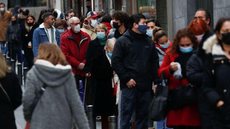Espanha se prepara para acabar com obrigação de máscara ao ar livre