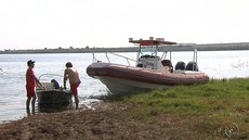 Pescador morre após barco virar durante ventania no rio Tietê em Araçatuba