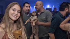 Cão ‘penetra’ é expulso de balada por seguranças e foto viraliza na web