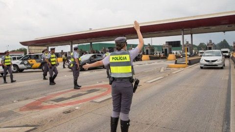 Prisões, drogas e armas: PM divulga resultado de ação em rodovias de São Paulo