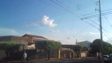 Linha com cerol corta fios e deixa moradores sem eletricidade em bairro de Rio Preto