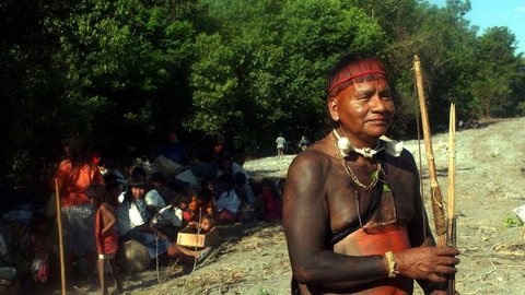 Governo envia 2,8 toneladas de medicamentos a terras indígenas Xavante