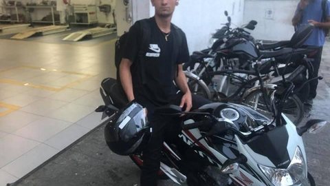 Jovem que teve moto furtada 5 dias após comprá-la ganha novo veículo após caso viralizar: ‘Muito feliz’