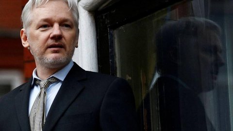 Assange chegou a planejar fuga para Rússia em 2017