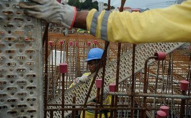 Índice de Confiança da Construção recua pelo segundo mês, diz FGV