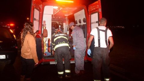 Motociclista fica ferido ao cair em valeta em avenida de Sorocaba