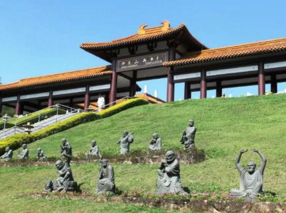 Templo budista Zu Lai, em Cotia, reabre após 2 anos fechado por conta da pandemia de Covid