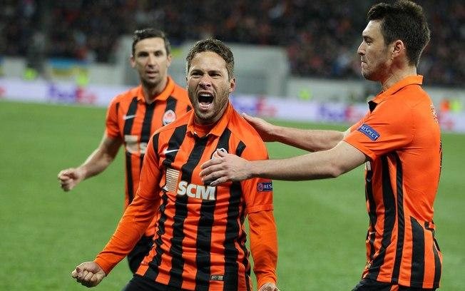 Ex-São Paulo, Marlos volta a marcar dois gols e dá vitória ao Shakhtar Donetsk