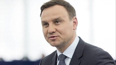 Presidente da Polônia testa positivo para Covid-19