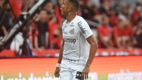 Com gols e esperança, Madson vira “cara” de arrancada do Santos